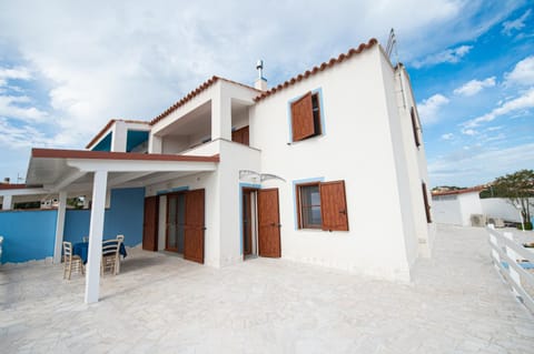 Property building, Balcony/Terrace, Balcony/Terrace