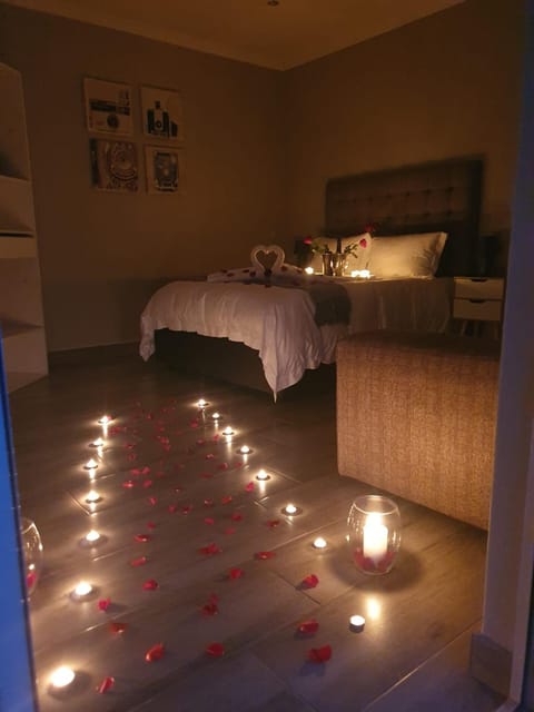 Bed, Photo of the whole room, Bedroom, wedding