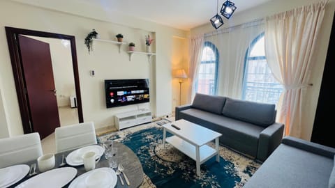 Communal lounge/ TV room, TV and multimedia, Living room, Seating area, Evening entertainment