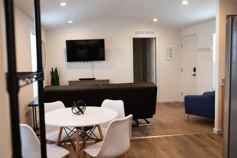 Modern 2-Bedroom Eucalyptus House House in San Luis Obispo