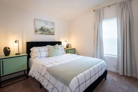 Modern 2-Bedroom Eucalyptus House House in San Luis Obispo