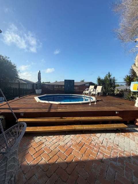Day, Pool view, Swimming pool, sunbed