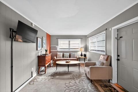 Happy Days at Two Oaks 4BD Home Minutes From Beautiful Lake Hollingsworth House in Lakeland