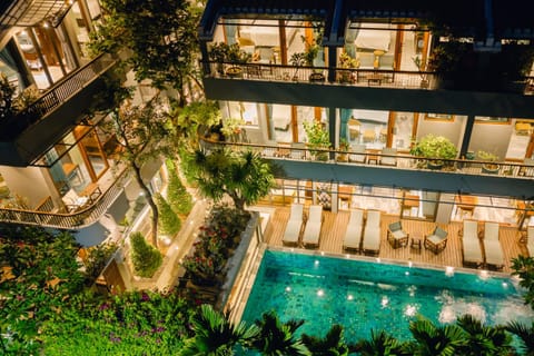 Property building, Swimming pool