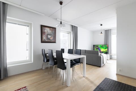TV and multimedia, Living room, Seating area, Dining area