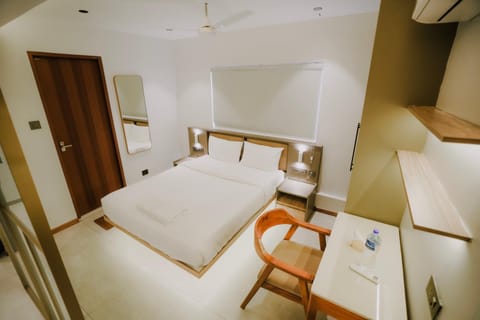 Bed, Photo of the whole room, Bedroom, wardrobe