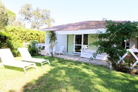 Property building, Garden view, sunbed