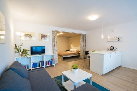 TV and multimedia, Kitchen or kitchenette, Living room, Seating area