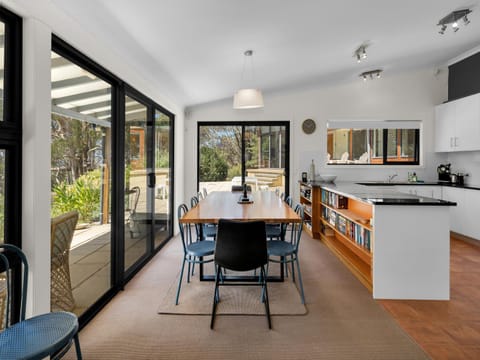 Dining area, kitchen