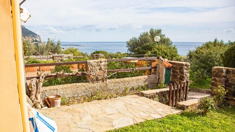 Day, Natural landscape, Garden, View (from property/room), Balcony/Terrace, Garden view, Sea view