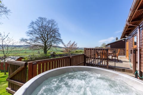 Natural landscape, Hot Tub, Balcony/Terrace