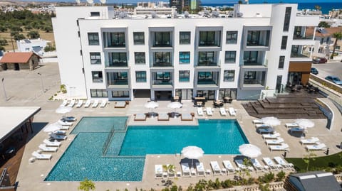 Property building, Bird's eye view, Swimming pool