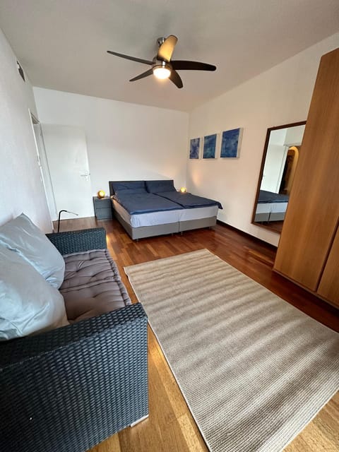 Bed, Bedroom, fireplace