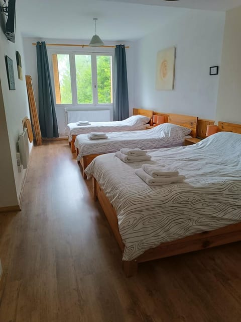TV and multimedia, Photo of the whole room, Bedroom, acessibility