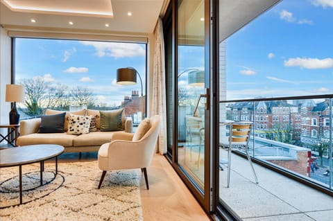 Day, Living room, Seating area, City view