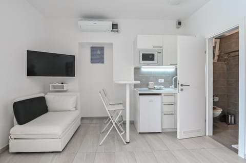 TV and multimedia, Kitchen or kitchenette, Dining area
