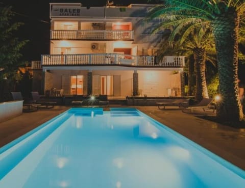 Property building, Swimming pool