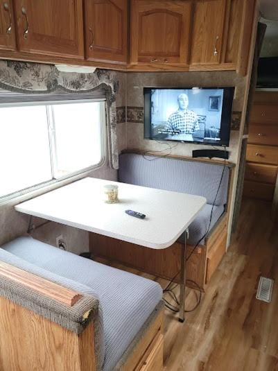 Lakeshore Glamping Camping 239 Campground/
RV Resort in Portage