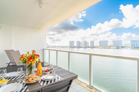 Marina Bay 1008 House in Sunny Isles Beach