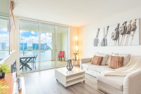 Marina Bay 1008 House in Sunny Isles Beach
