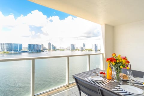 Marina Bay 1008 House in Sunny Isles Beach