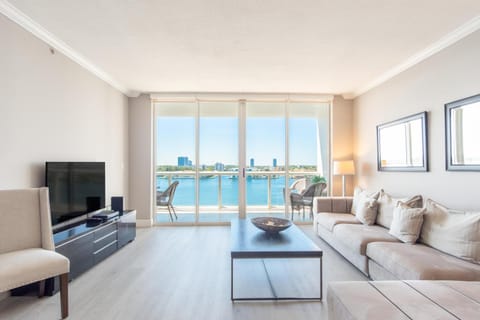 Golden Bay 808 House in Sunny Isles Beach