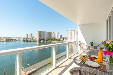 Golden Bay 808 House in Sunny Isles Beach
