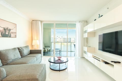 Marina Bay 1103 House in Sunny Isles Beach