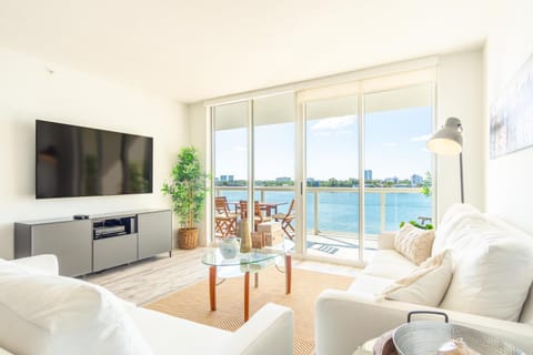 Golden Bay 606 House in Sunny Isles Beach