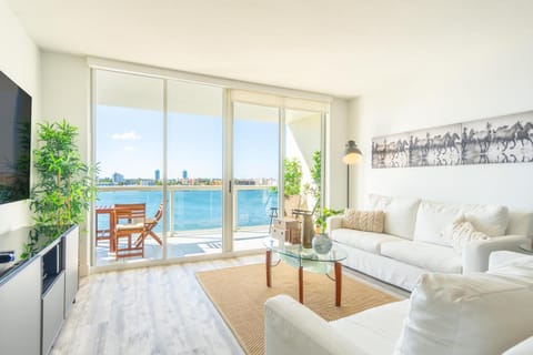 Golden Bay 606 House in Sunny Isles Beach