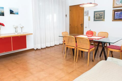 S288 - Sirolo, ampio trilocale in zona centrale Apartment in Sirolo