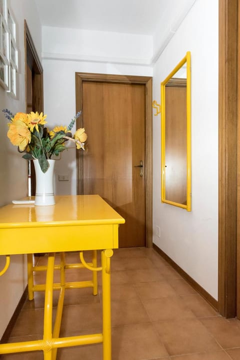 S288 - Sirolo, ampio trilocale in zona centrale Apartment in Sirolo