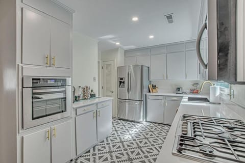 Coffee/tea facilities, Kitchen or kitchenette, minibar, pet friendly, stove, toaster, kitchen