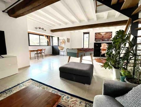 Communal lounge/ TV room, TV and multimedia, Living room