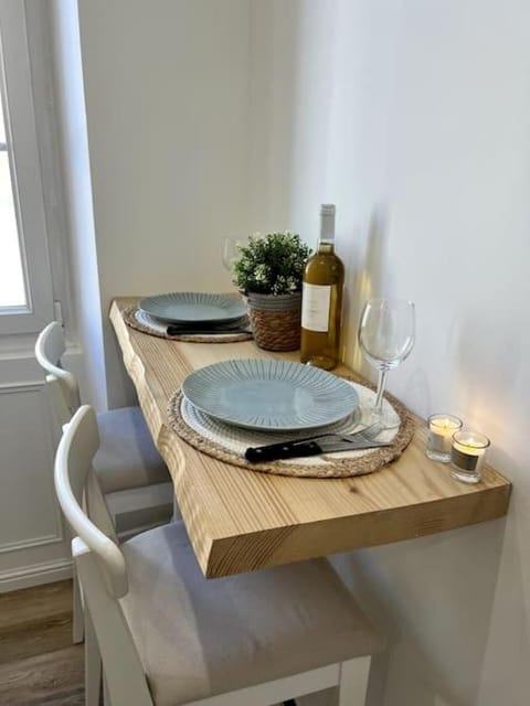 Studio 2 neuf à 100m des plages et de la gare Apartment in Saint-Raphael