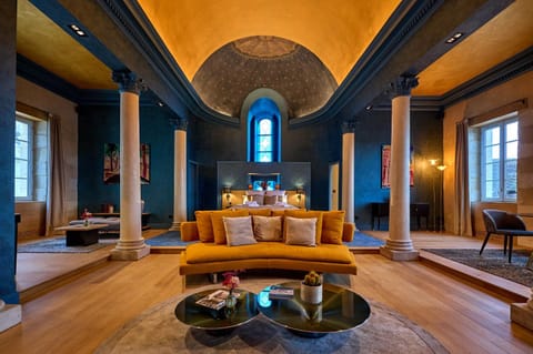 Living room, Seating area