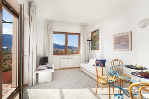 Communal lounge/ TV room, Living room, Swimming pool
