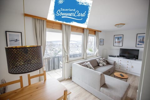 TV and multimedia, Balcony/Terrace, Living room, Seating area, Dining area