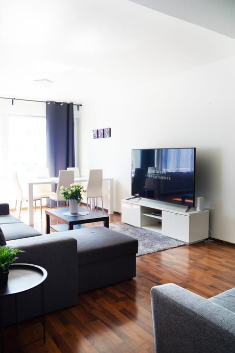 Communal lounge/ TV room, TV and multimedia, Living room, Seating area, Evening entertainment