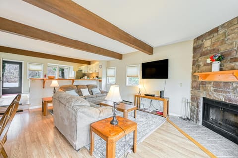 Lakeside & Slopeside House in McHenry