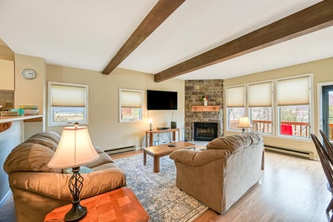 Lakeside & Slopeside House in McHenry