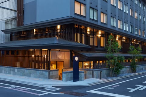 Property building, Location