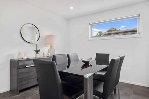 The Villa at 165 Contemporary apartment House in Bellerive