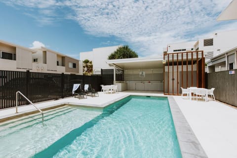 Patio, BBQ facilities, Pool view, Swimming pool, sunbed