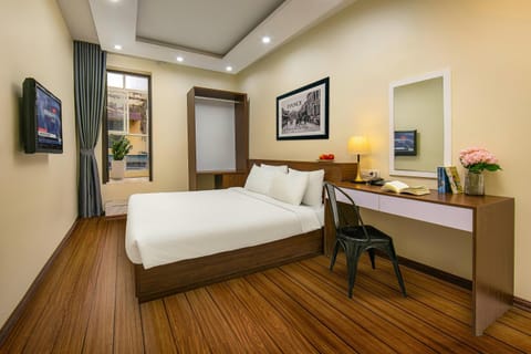 Bed, Photo of the whole room, hair dresser