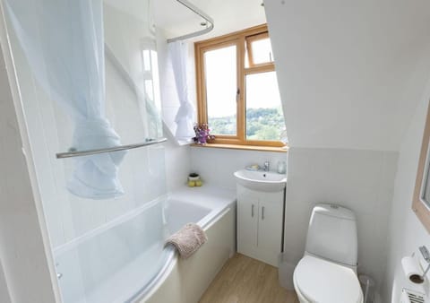 The Dormers - 5 BD Amazing Views of Stroud Valley House in Stroud District