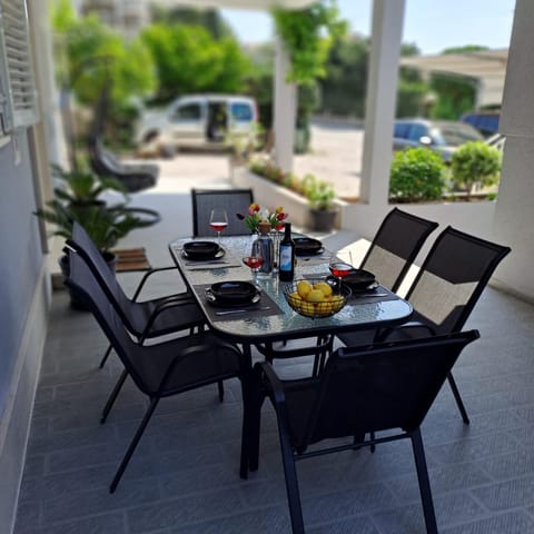 Patio, Balcony/Terrace, Seating area