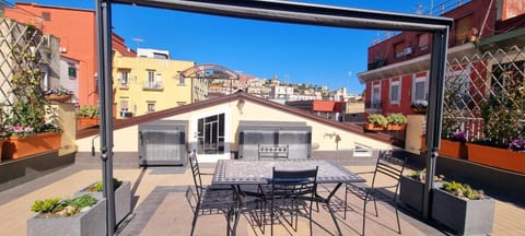 Property building, Day, Balcony/Terrace, City view