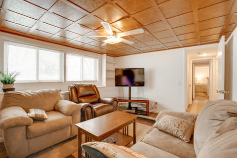 Pet-Friendly Minneapolis Apt Near Shops and Dining! Apartment in Fridley