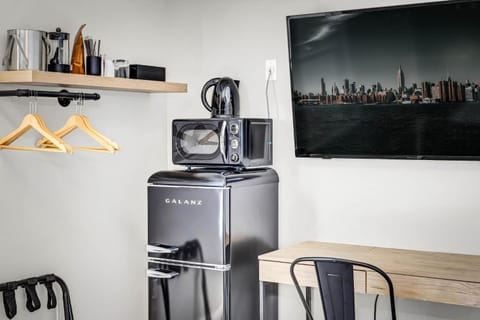 TV and multimedia, Coffee/tea facilities, minibar